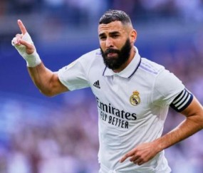 DD28入口-西媒为本泽马鸣不平：FIFA亏欠他 梅西不需要卫队